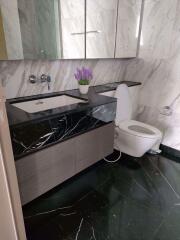 2 bed Condo in Saladaeng One Silom Sub District C016188