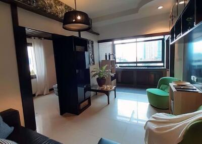 3 bed Condo in Country Complex Bang Na Sub District C016177