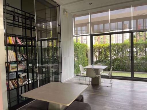 1 bed Condo in The Room Sukhumvit 40 Phra Khanong Sub District C016152