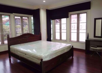 3 bed House Khlong Tan Nuea Sub District H016132