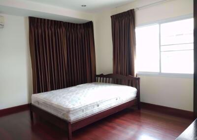 3 bed House Khlong Tan Nuea Sub District H016132