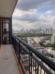 3 bed Condo in Aguston Sukhumvit 22 Khlongtoei Sub District C016120