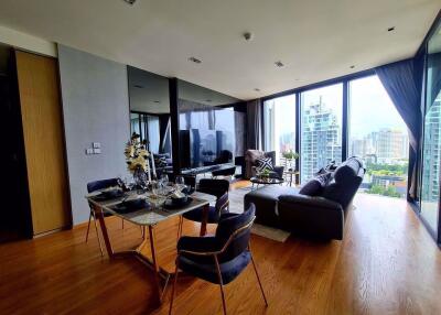 2 bed Condo in BEATNIQ Sukhumvit 32 Khlongtan Sub District C016116