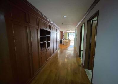 2 bed Condo in Las Colinas Khlong Toei Nuea Sub District C016058