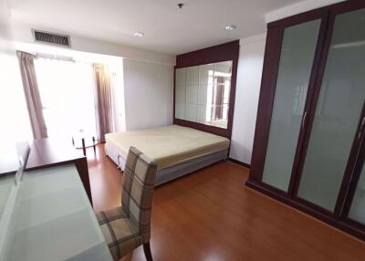 2 bed Condo in The Waterford Diamond Khlongtan Sub District C016055