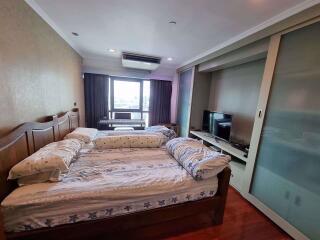 2 bed Condo in Sathorn Gardens Thungmahamek Sub District C016045