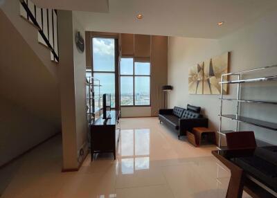 1 bed Duplex in The Emporio Place Khlongtan Sub District D016031