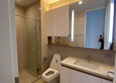 2 bed Condo in Q Langsuan Lumphini Sub District C016024