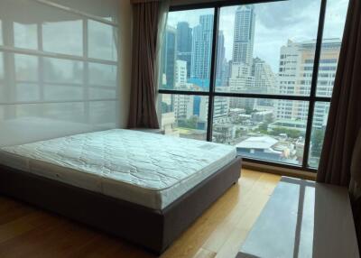 2 bed Condo in The Address Sathorn Silom Sub District C016023