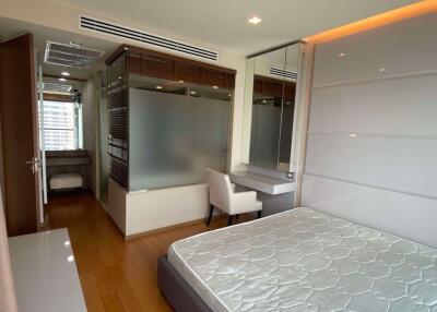 2 bed Condo in The Address Sathorn Silom Sub District C016023