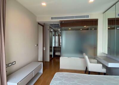 2 bed Condo in The Address Sathorn Silom Sub District C016023