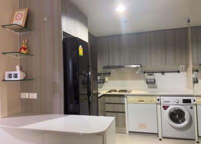 2 bed Condo in Belle Grand Rama 9 Huai Khwang Sub District C016002