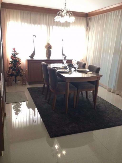 2 bed Condo in Ratchada City Condo Huai Khwang Sub District C015954