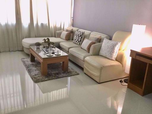 2 bed Condo in Ratchada City Condo Huai Khwang Sub District C015954