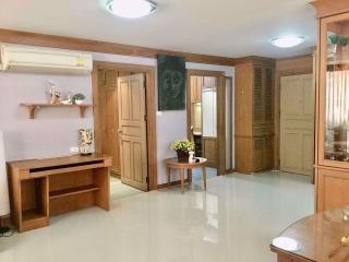 2 bed Condo in Ratchada City Condo Huai Khwang Sub District C015954