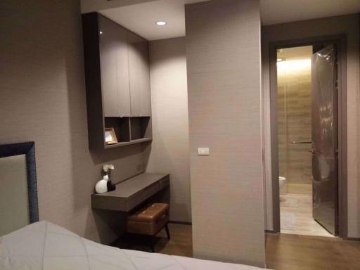 1 bed Condo in The Diplomat Sathorn Silom Sub District C015938