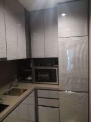 1 bed Condo in The Diplomat Sathorn Silom Sub District C015938