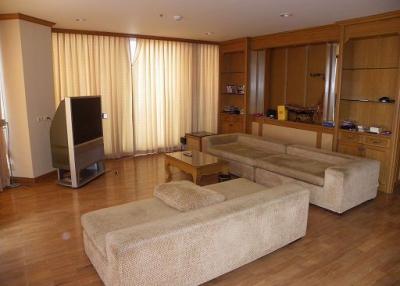 3 bed Condo in River Heaven Wat Phraya Krai Sub District C015935