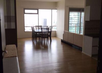 3 bed Condo in The Madison Khlong Tan Nuea Sub District C015924