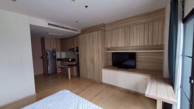 1 bed Condo in Noble Reform Samsennai Sub District C015890