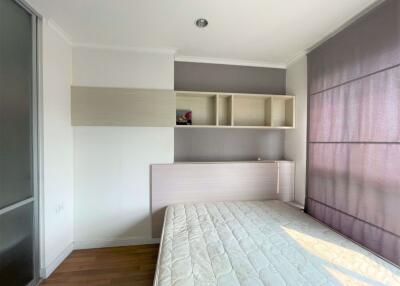 2 bed Condo in Lumpini Suite Phetchaburi-Makkasan Makkasan Sub District C015878