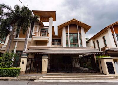 4 bed House in Baan Sansiri Sukhumvit 67 Phrakhanongnuea Sub District H015849