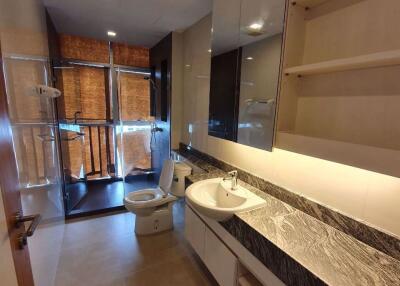 2 bed Condo in Vertiq Bang Rak District C015768