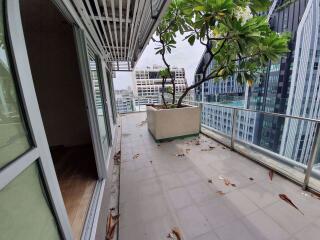 2 bed Condo in Vertiq Bang Rak District C015768