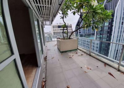 2 bed Condo in Vertiq Bang Rak District C015768