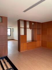 3 bed House Phrakhanongtai Sub District H015767