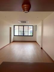 3 bed House Phrakhanongtai Sub District H015767