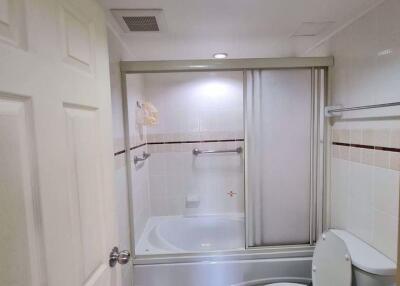 2 bed Condo in Lumpini Place Phahol - Saphankhwai Samsennai Sub District C015762