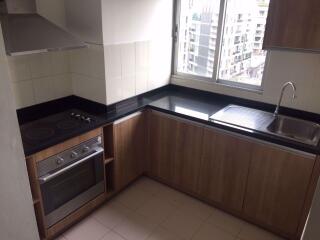 3 bed Condo in P.W.T. Mansion Khlongtoei Sub District C015711