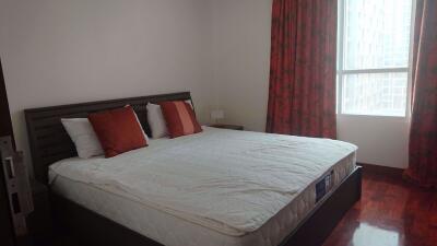 2 bed Condo in Urbana Langsuan Lumphini Sub District C015680