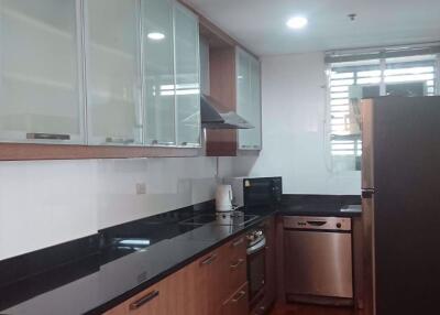 2 bed Condo in Urbana Langsuan Lumphini Sub District C015680