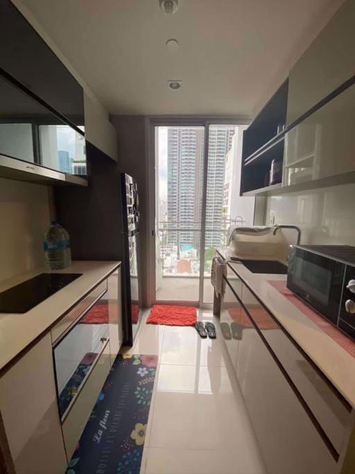 1 bed Condo in The Room Sathorn-TanonPun Silom Sub District C015666