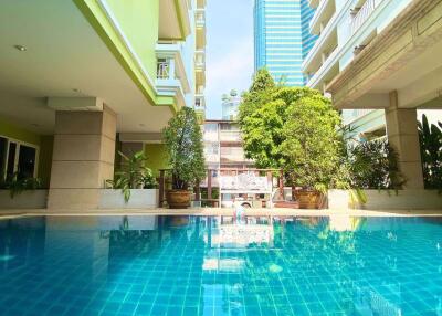 2 bed Condo in 14 Place Sukhumvit Suites Khlongtoei District C015658