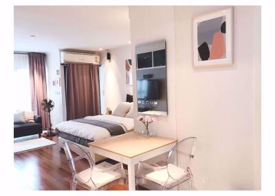 Studio bed Condo in Sathorn Gardens Thungmahamek Sub District C015655