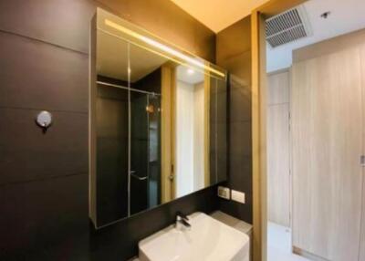 2 bed Condo in Noble Ploenchit Lumphini Sub District C015652