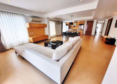 3 bed Condo in Viscaya Private Residences Khlong Tan Nuea Sub District C015645