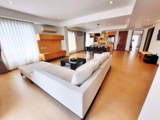 3 bed Condo in Viscaya Private Residences Khlong Tan Nuea Sub District C015645