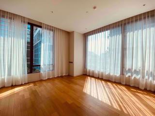 1 bed Condo in Sindhorn Residence Lumphini Sub District C015643