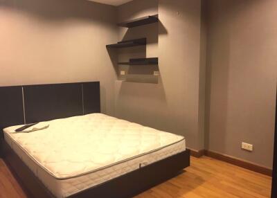 3 bed Condo in Premier Condominium Khlongtan Sub District C015640