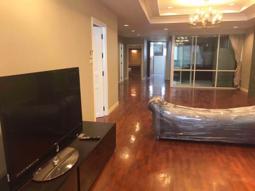 3 bed Condo in Premier Condominium Khlongtan Sub District C015640