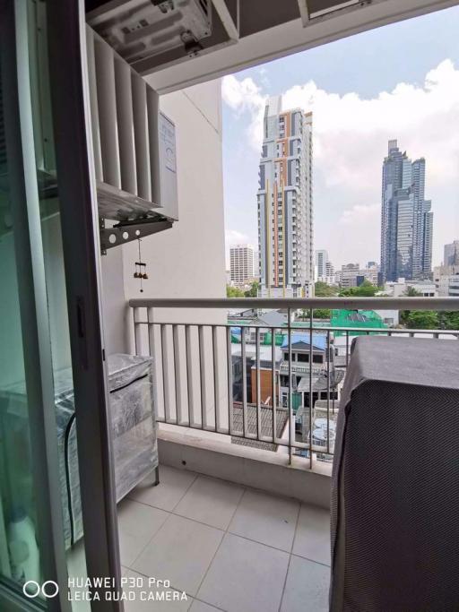 2 bed Condo in Life @ Sathorn 10 Silom Sub District C015629