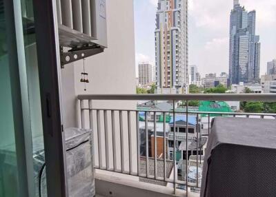 2 bed Condo in Life @ Sathorn 10 Silom Sub District C015629