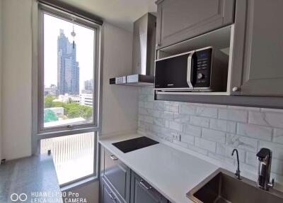 2 bed Condo in Life @ Sathorn 10 Silom Sub District C015629