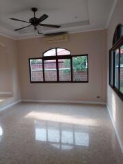 3 bed House Latkrabang Sub District H015620