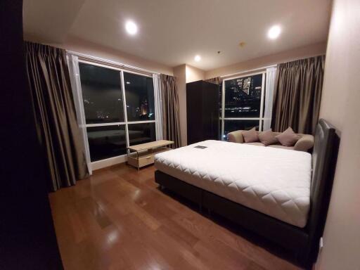 2 bed Condo in The Address Chidlom Lumphini Sub District C015608