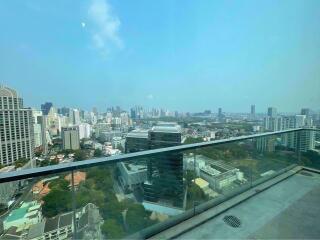 1 bed Condo in Oriental Residence Pathum Wan District C015607